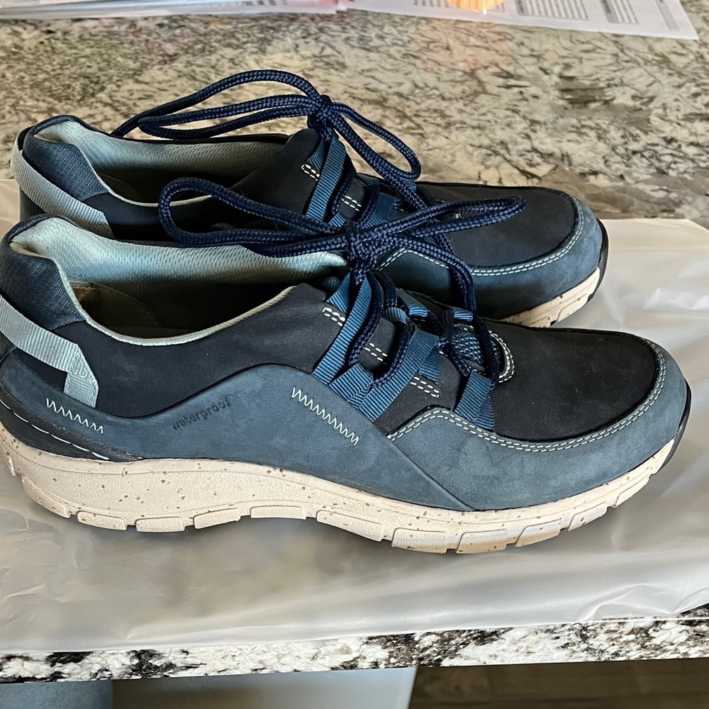 Clark’s Waterproof Wavewalk Navy - Sz 9.5